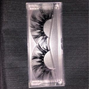 Dramatic Lashes